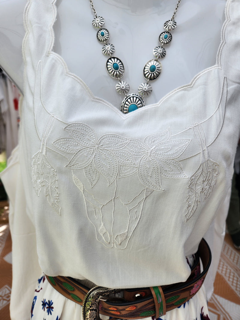 Bull skull top