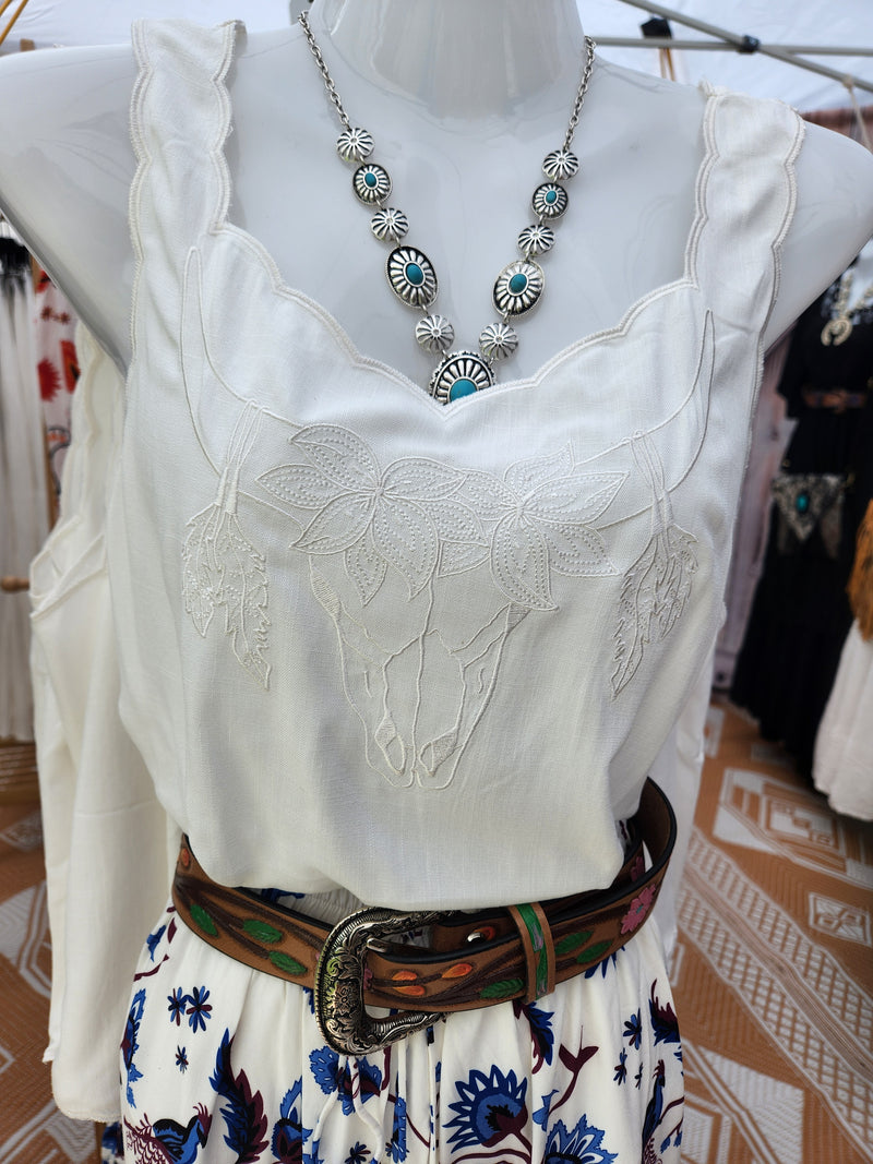 Bull skull top