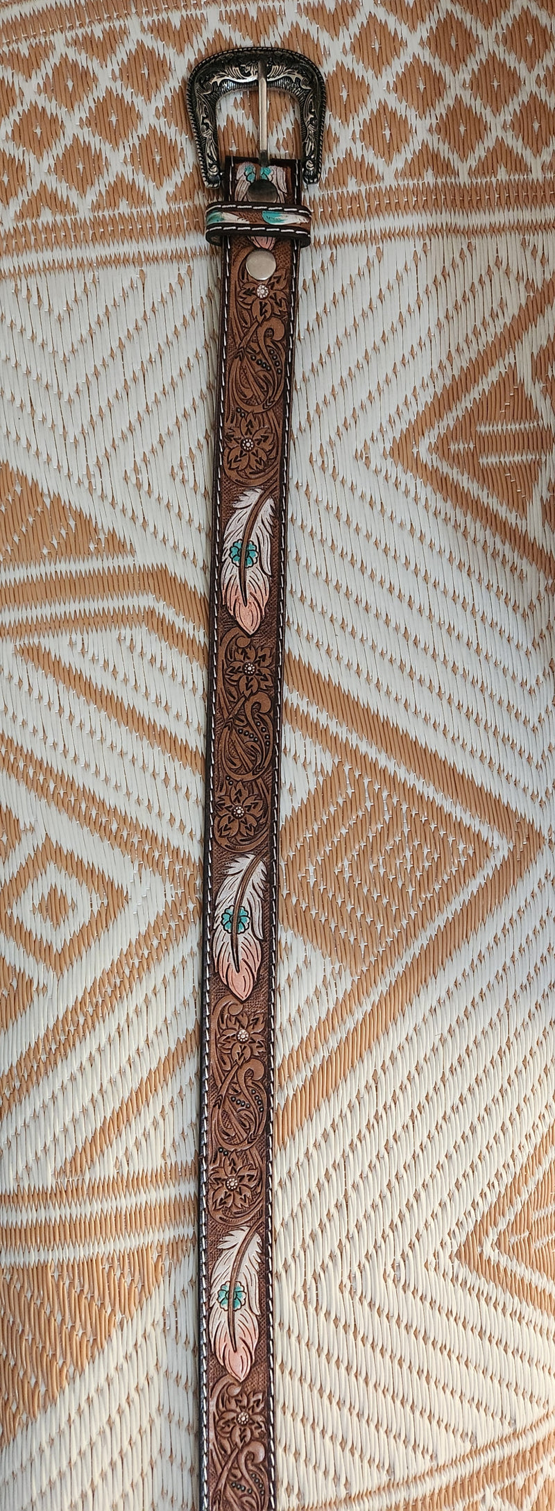 Pink feather leather belt
