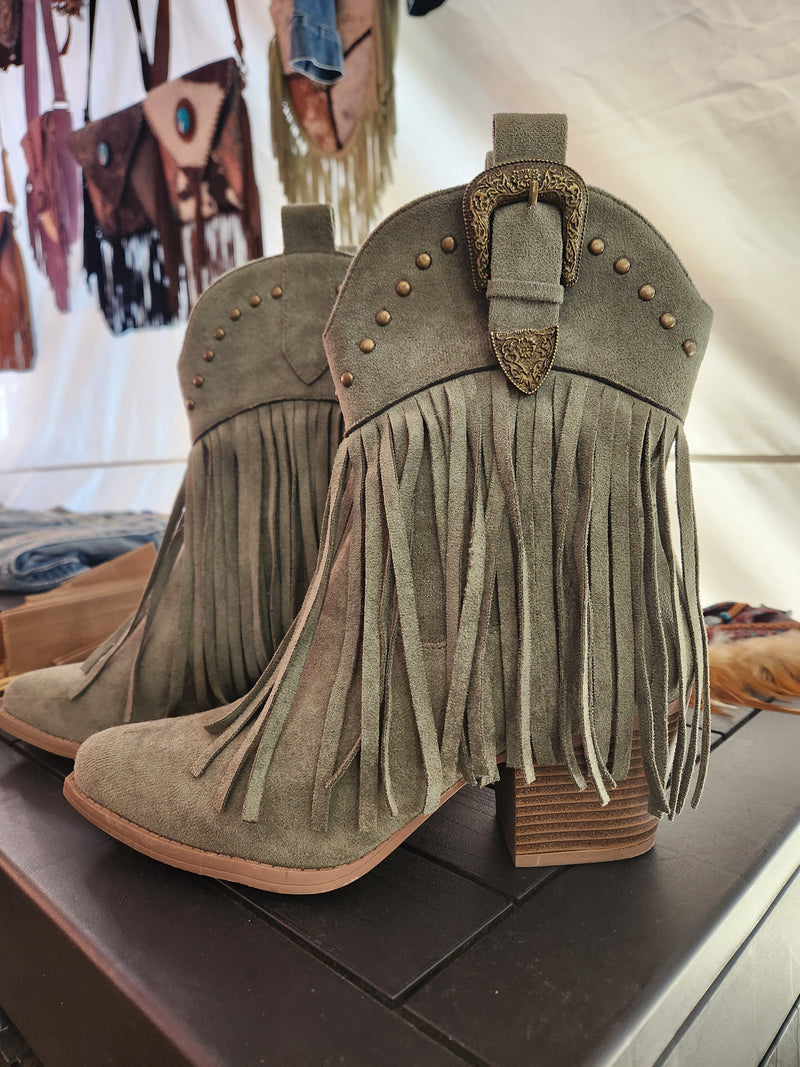Faux suede boots -sage